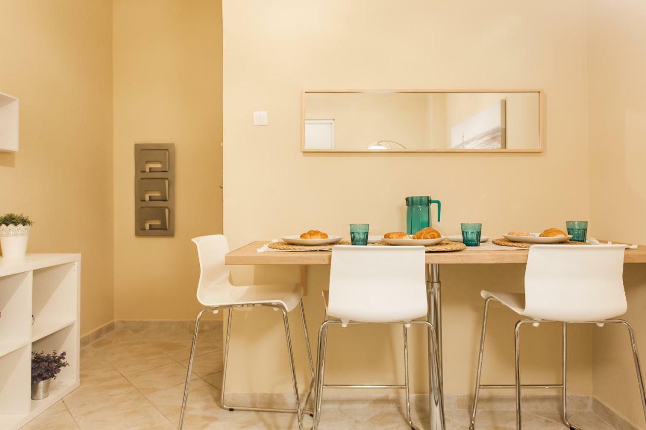 Central, Quiet, Cozy, Very Clean Private Apartment Close To Acropolis أثينا المظهر الخارجي الصورة